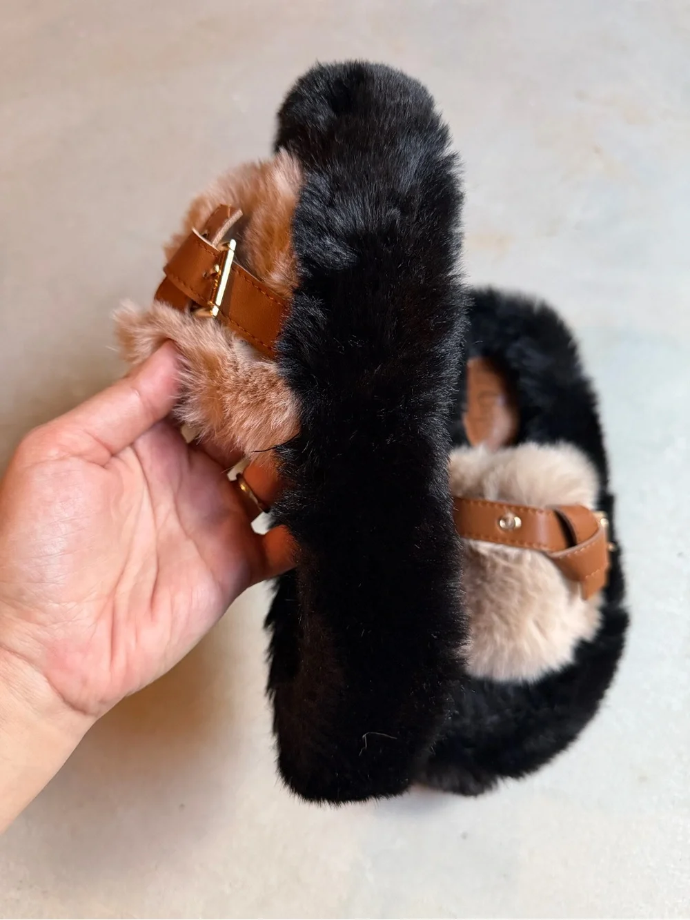 Lee Coquette Fuzzy Faux Fur Buckle Loafers Slip On Shoes Size 35 never worn